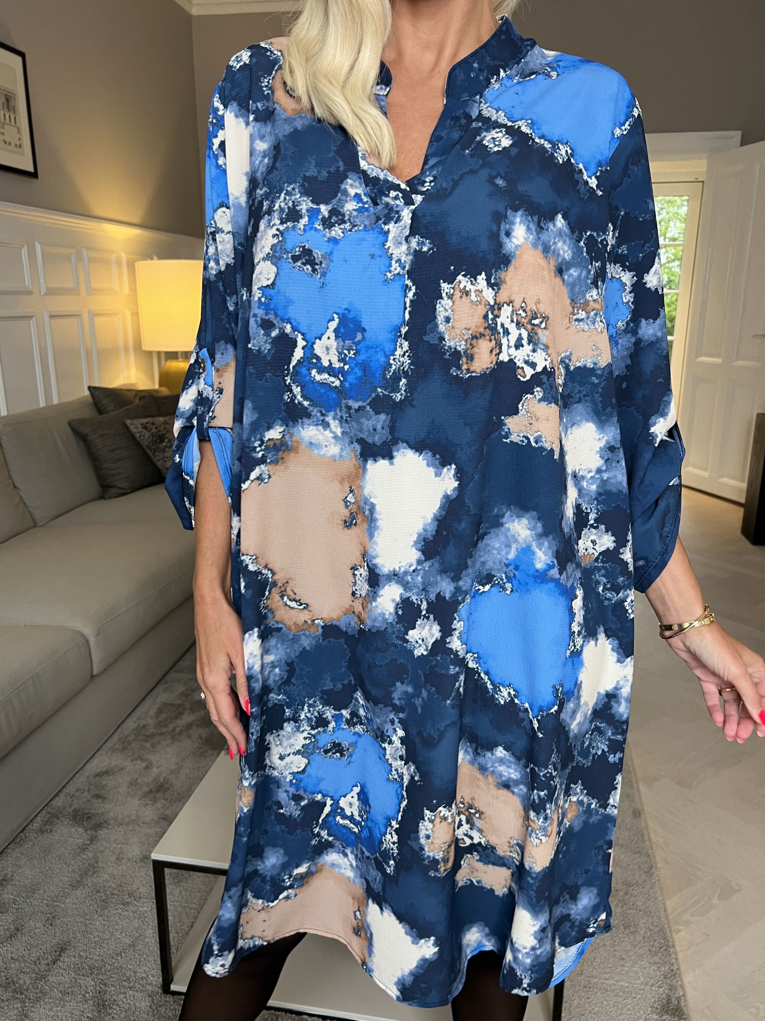 Vanesa Batik Long - Let og luftig mønstret kjole